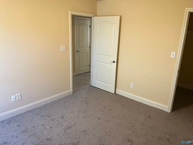 Building Photo - 29886 Park Hill Dr