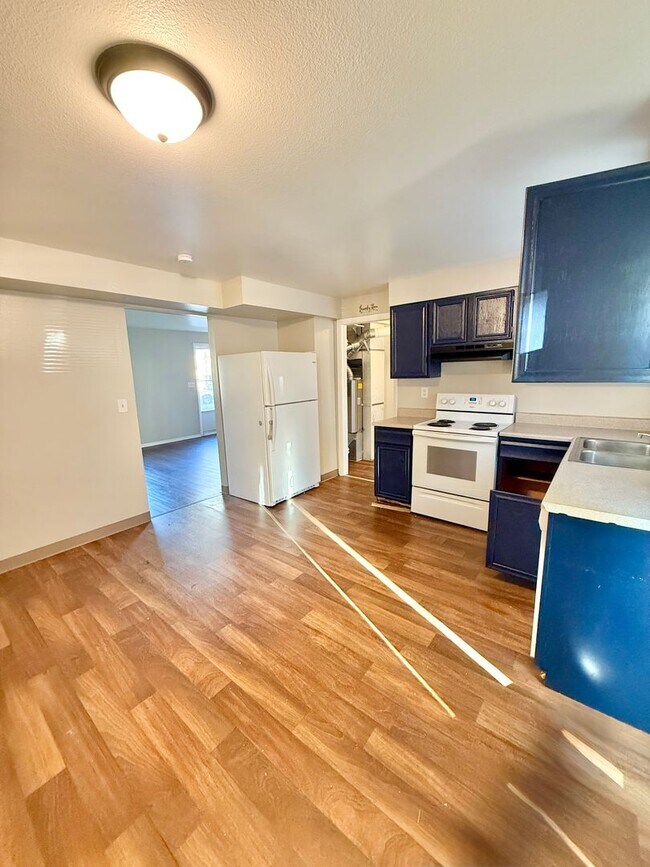 Building Photo - 1209 Delaware Dr