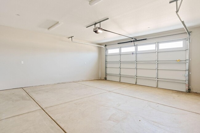 Building Photo - 2806 E Alluvial Ave