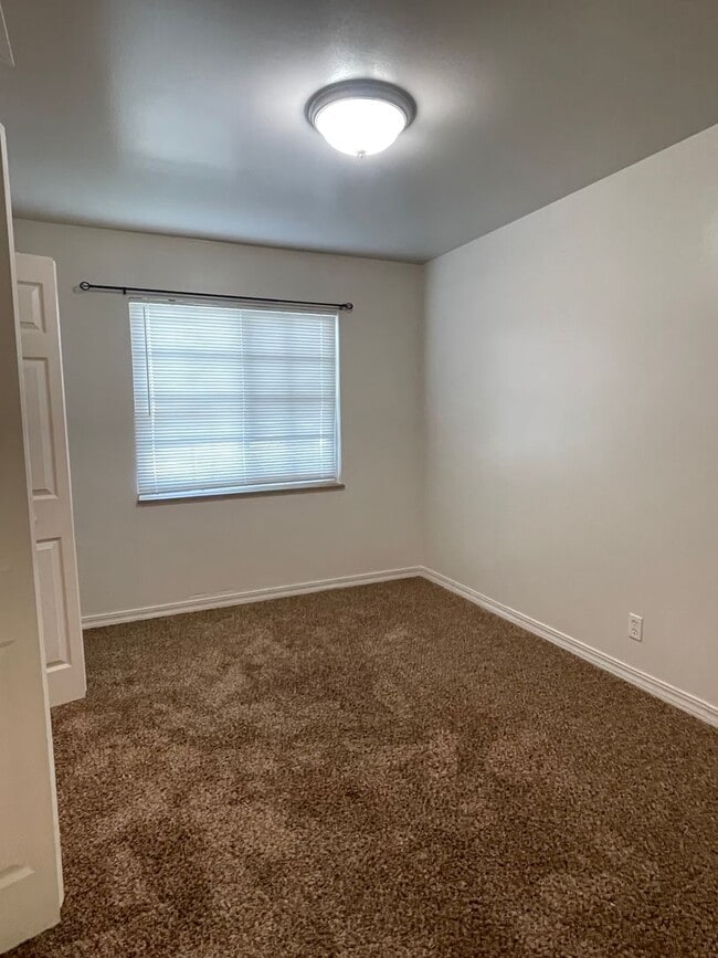 Building Photo - North East Three Bedroom Home