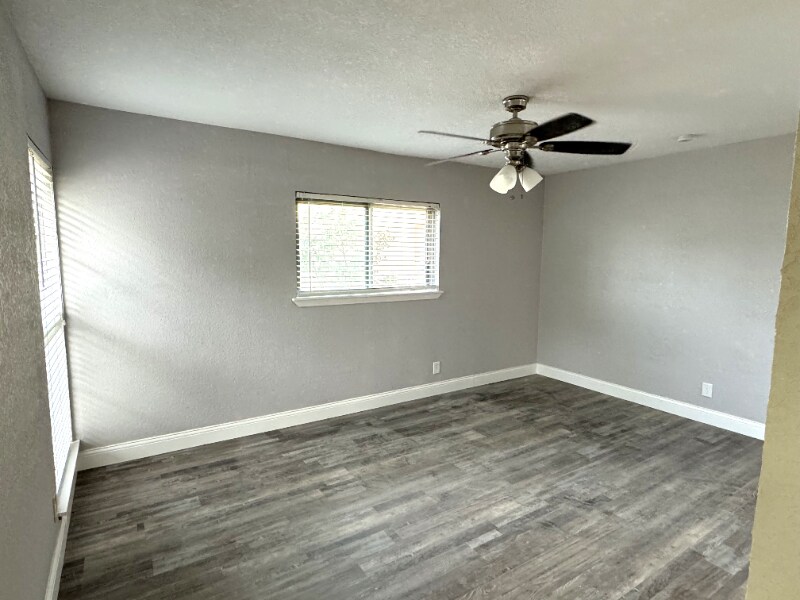 Building Photo - 3606 Versailles Dr