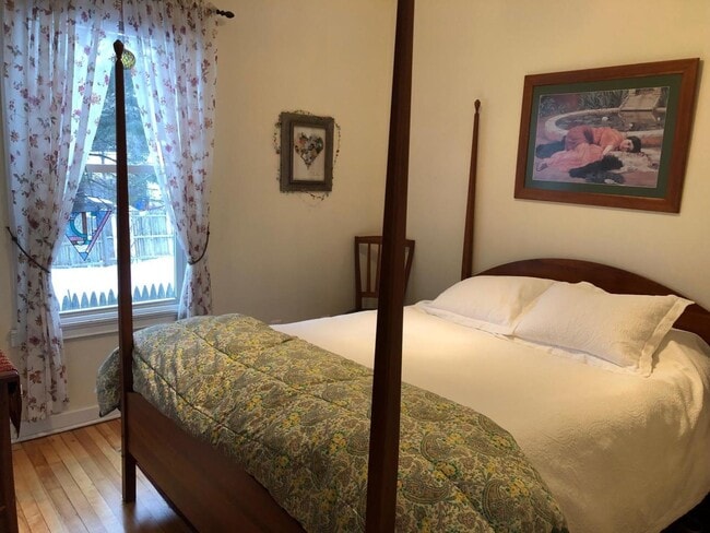 Bedroom 1 - 23 Savoy St