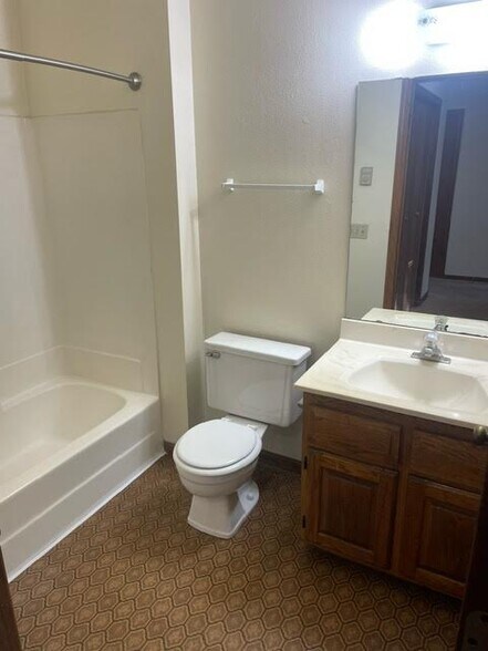 Building Photo - 1 Mesa Ct