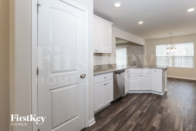 Building Photo - 115 Teal Dr