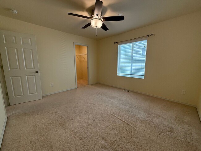 Building Photo - 4 Bedroom DuPont Home for Rent