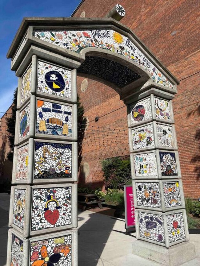 Building Photo - 1502 Race St