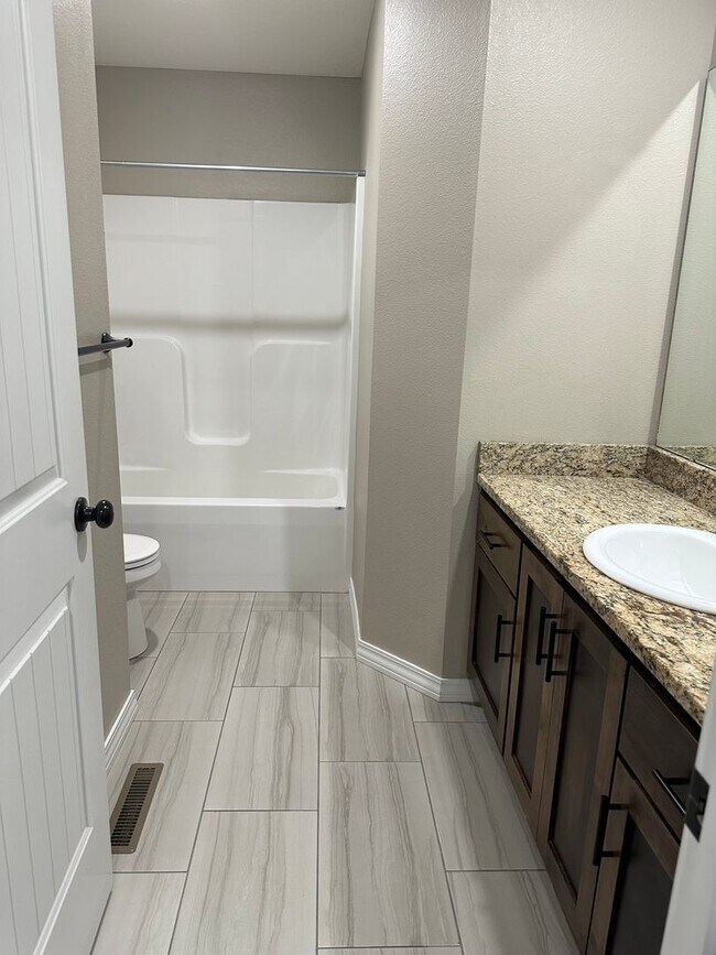 Building Photo - Your Dream 3-Bed, 2-Bath Brick Haven