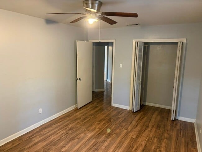 Building Photo - 1301 Manor Pl