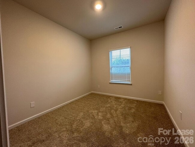 Building Photo - 10008 Hemingway Pl
