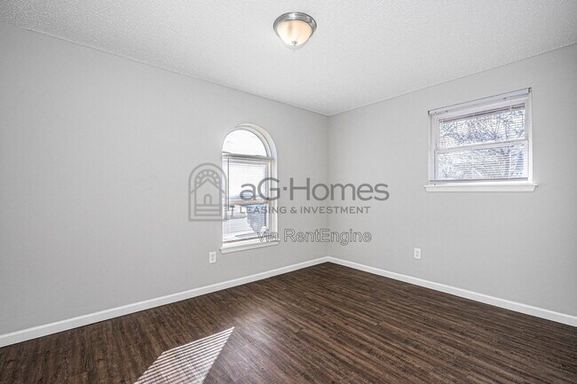 Building Photo - 4721 SE 50th St
