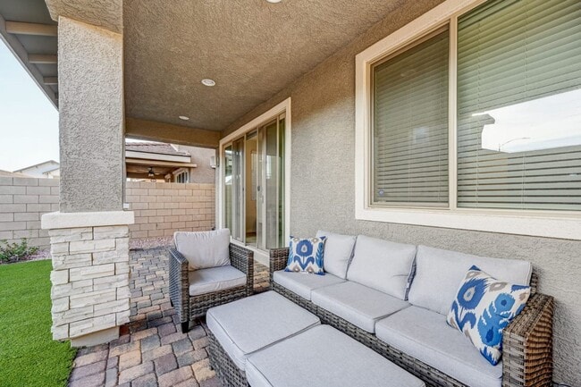 Building Photo - HOUSING CHOICE VOUCHER APPROVED! Beautiful Corner Home in Henderson – Built in 2021!