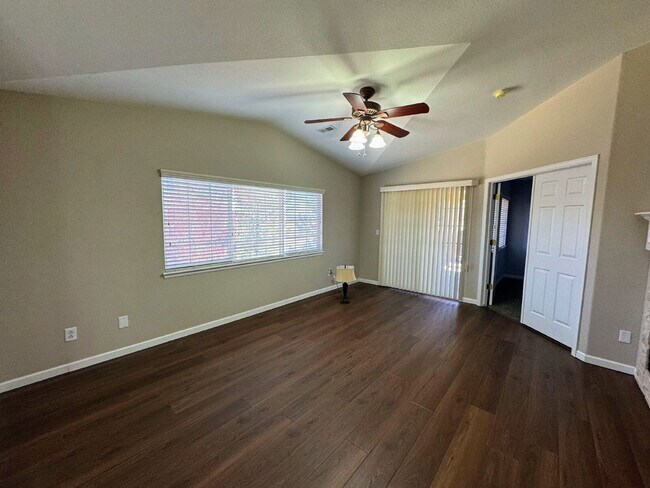 Building Photo - 9816 W Freiburg Dr