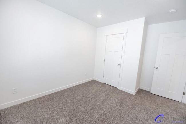 Building Photo - Sienna Village Townhomes