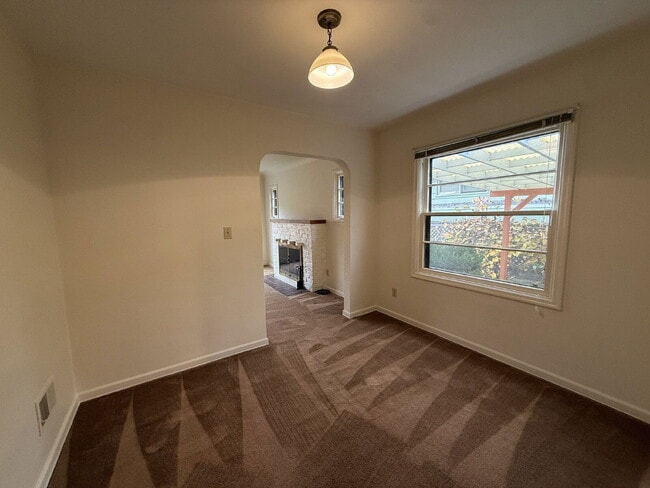 Building Photo - 2375 Onyx St