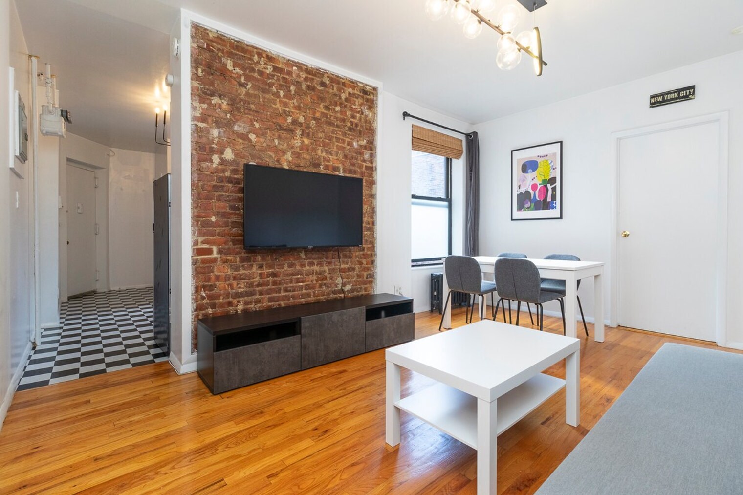 Building Photo - 319 E 95th St