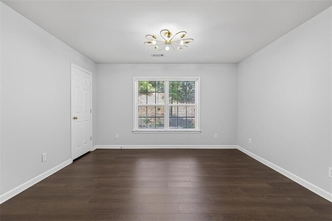 Building Photo - 2885 Stonehenge Ct