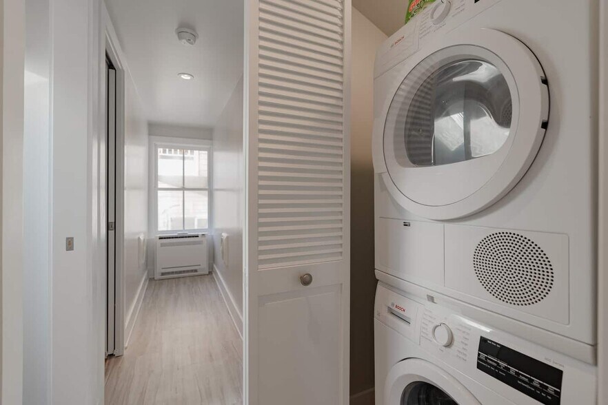 Building Photo - 214 E. 32nd St.