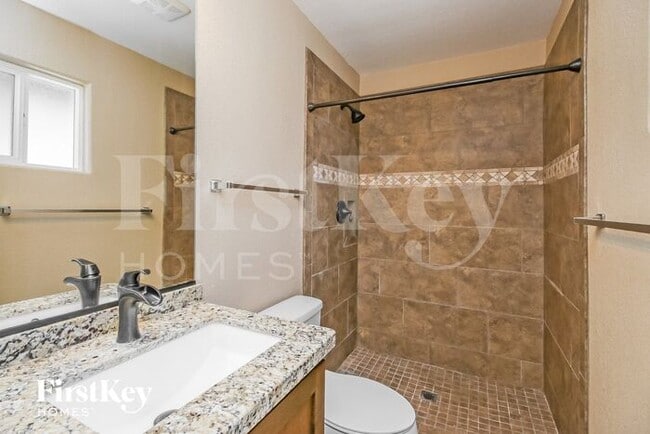 Building Photo - 4716 S Kenwood Ln
