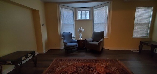 Family Rm pic 1 - 13310 S Brandon Ave