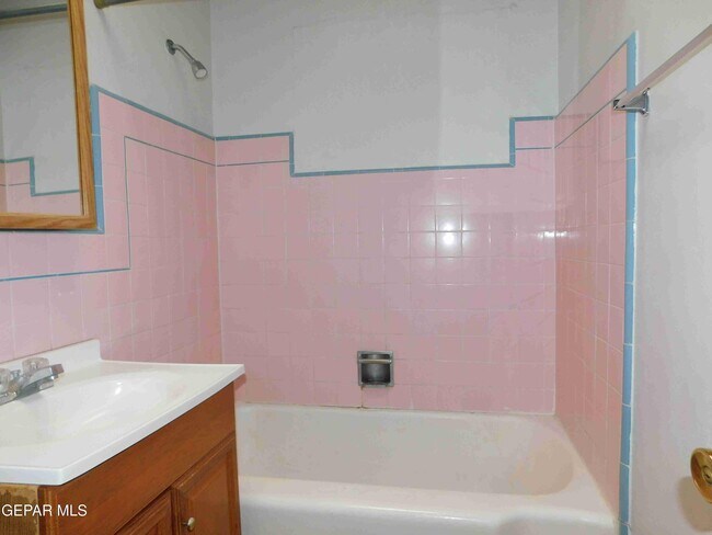 Building Photo - 7423 Mojave Dr