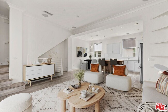 Building Photo - 2205 Selig Dr