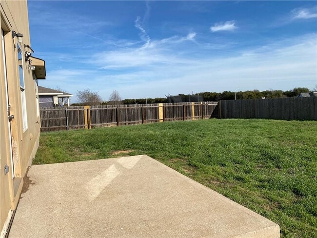 Building Photo - 804 Sherry Dr