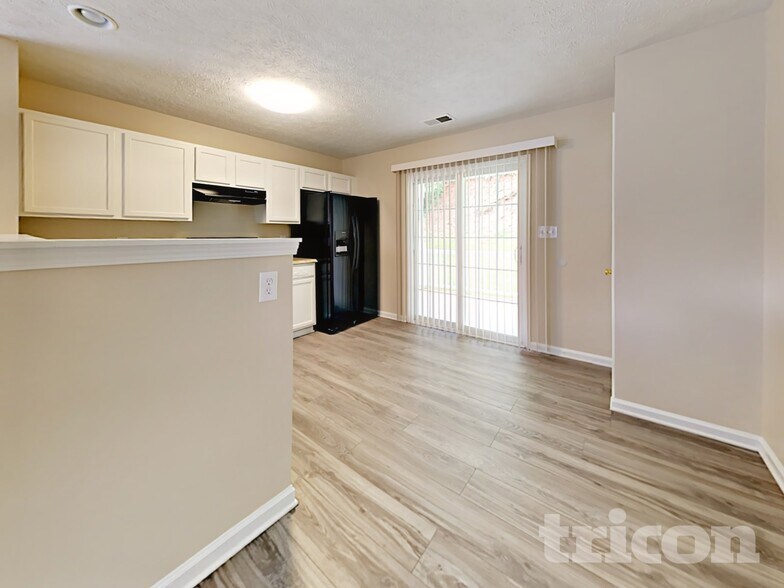 Building Photo - 201 St Charles Ave