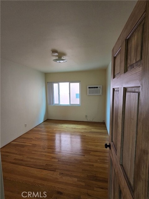 Building Photo - 502 E Cypress Ave
