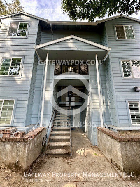 Building Photo - 13020 SE Foster Rd