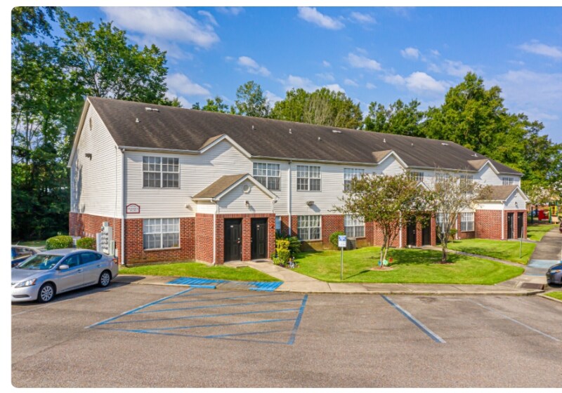 Building Photo - 2121 Lobdell Blvd