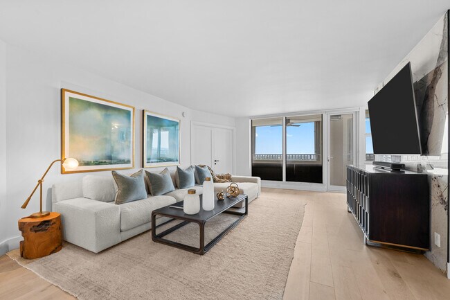 Building Photo - 1340 N Ocean Blvd