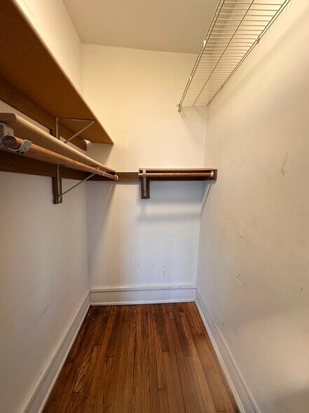 Building Photo - 77 S Lasalle St