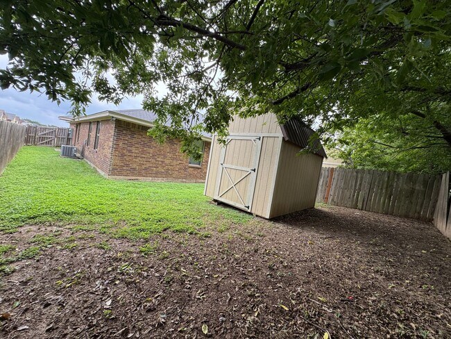 Building Photo - 4305 Cambridge Dr
