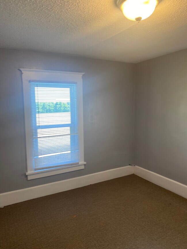 Building Photo - 11790 23 Mile Rd