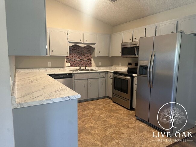 Building Photo - 997 Ridgeland Dr