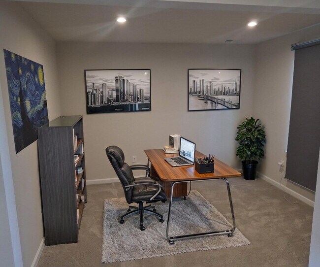 Building Photo - 18 Wentworth Ln