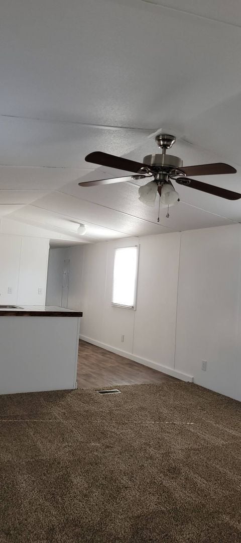 Building Photo - Ready to Move in