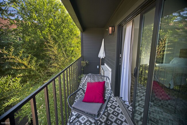 Building Photo - Studio, 1 bath Condo - La Duena Studio