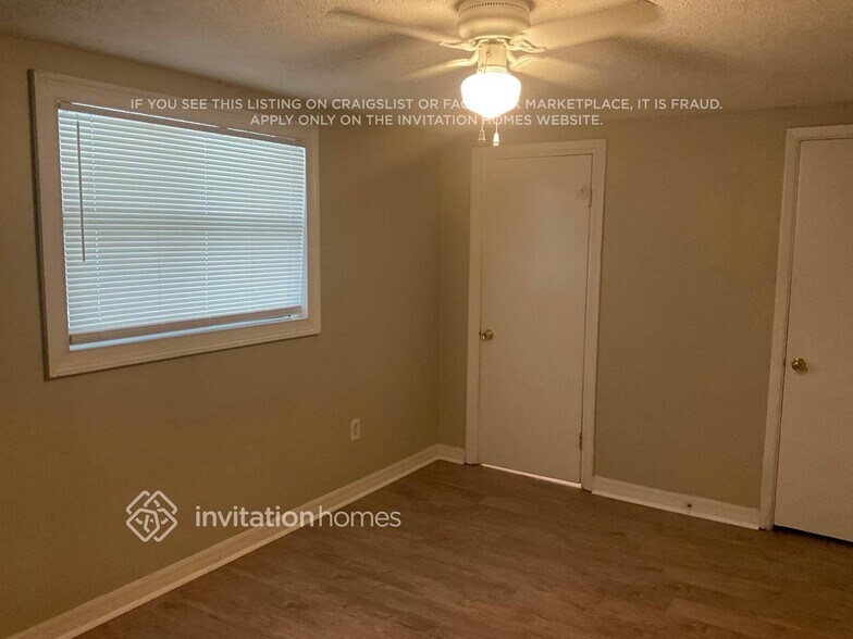 Building Photo - 128 Eastway Dr