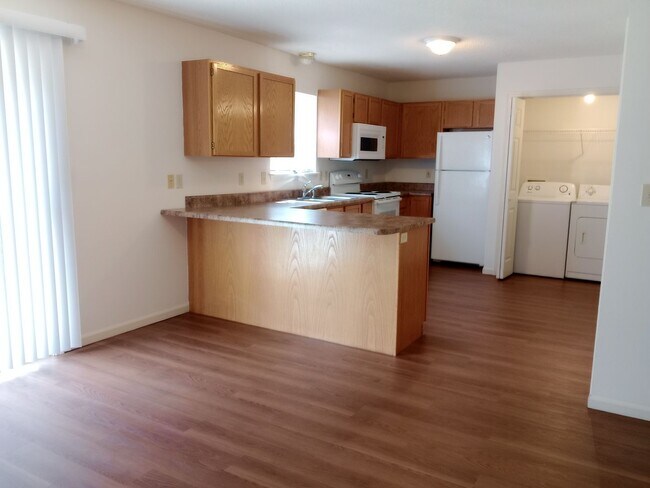 Building Photo - 210-210 Nikki Way