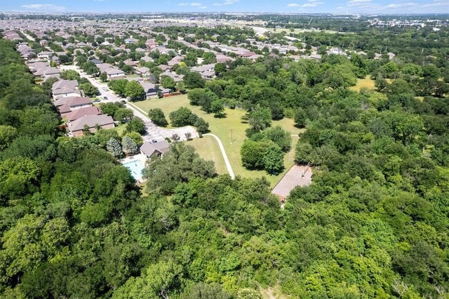 Building Photo - 1049 Regency Ln