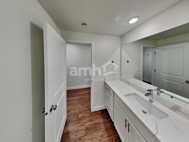 Building Photo - 8974 S John Annie Ln