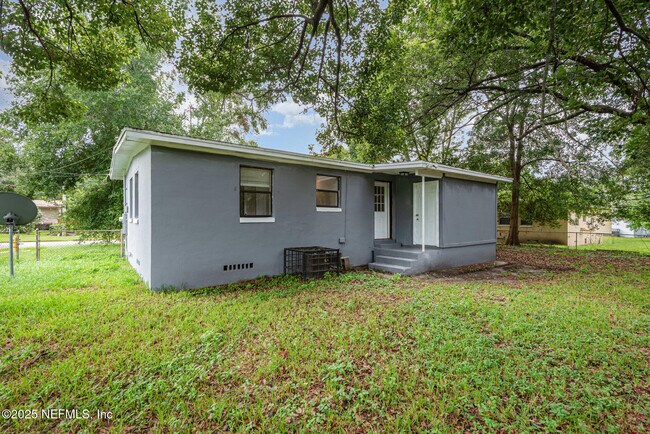 Building Photo - 4523 Trenton Dr S