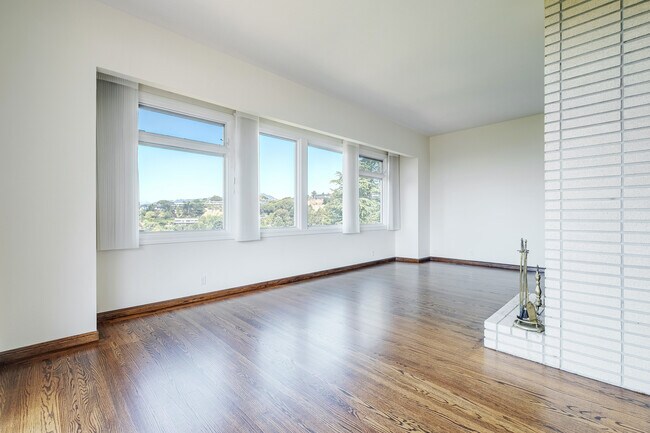 Building Photo - 90 Geldert Dr