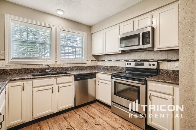 Building Photo - 2824 Sugar Wood Dr