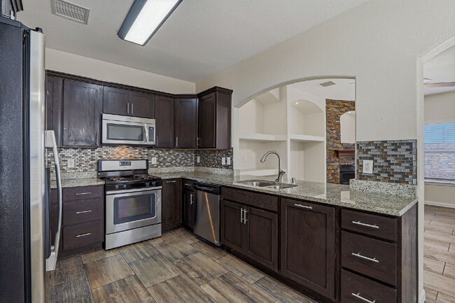 Building Photo - 4-Bedrooms in 79928 with Spacious 1757 Sq Ft – Your Home Awaits!