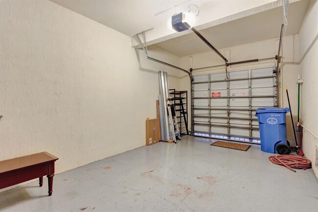 Building Photo - 3204 NW 33rd St