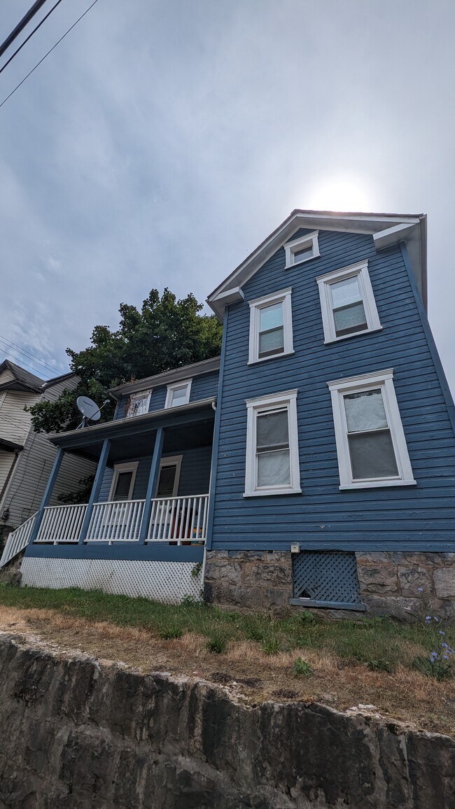 Primary Photo - 443 Goethe St