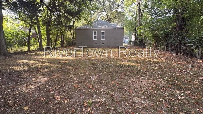 Building Photo - 3588 Bowen Ave