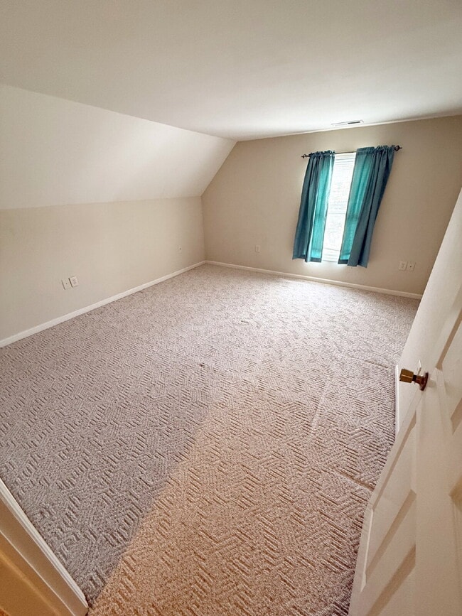 Building Photo - Spacious 3 Bed, 3 Bath Home in Ratcliff Cove Community – Available Soon!